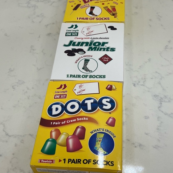 Colorful Retro Toy Set with Nostalgic Design. 3 pairs of socks! - Picture 5 of 9